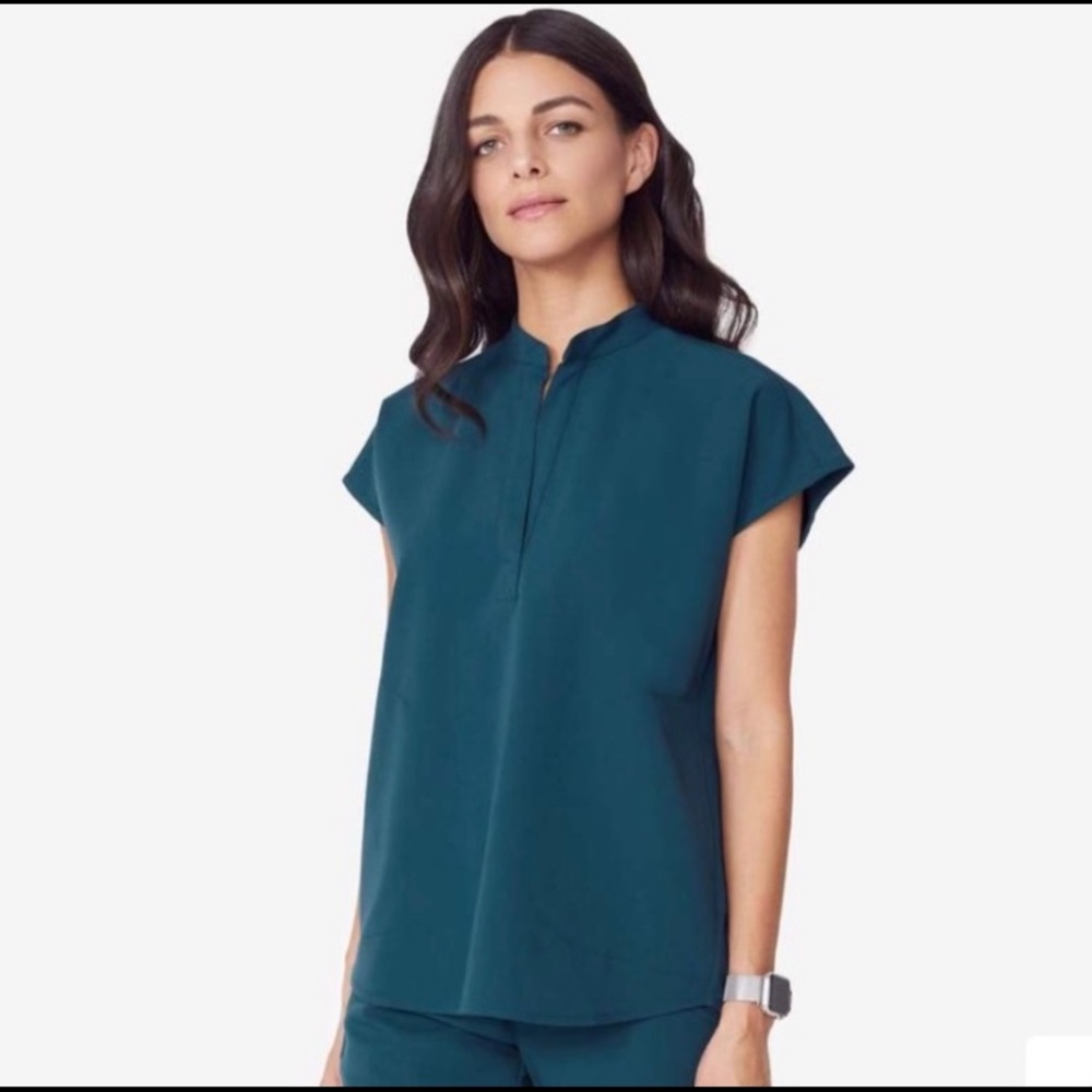 FIGS Rafaela scrub top